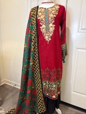 Pakistani J. PRET cotton embroidered kurta & dupatta suit medium